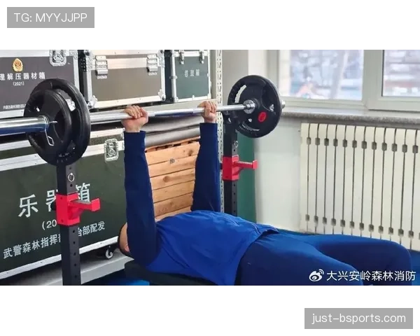 比赛暂停规则详解：何时裁判必须中止比赛及实施规范